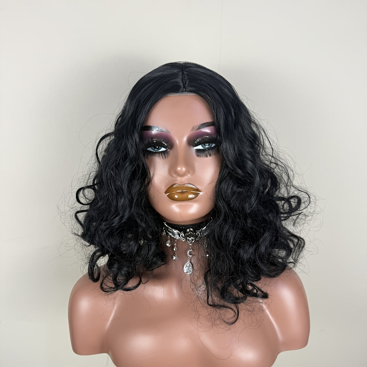 12-Inch Medium-Length Black Wavy Short Wig, Glueless, Suitable for Y2K, Bonnets, Carnival, Cosplay, Wigs for Women, K-Pop, And More